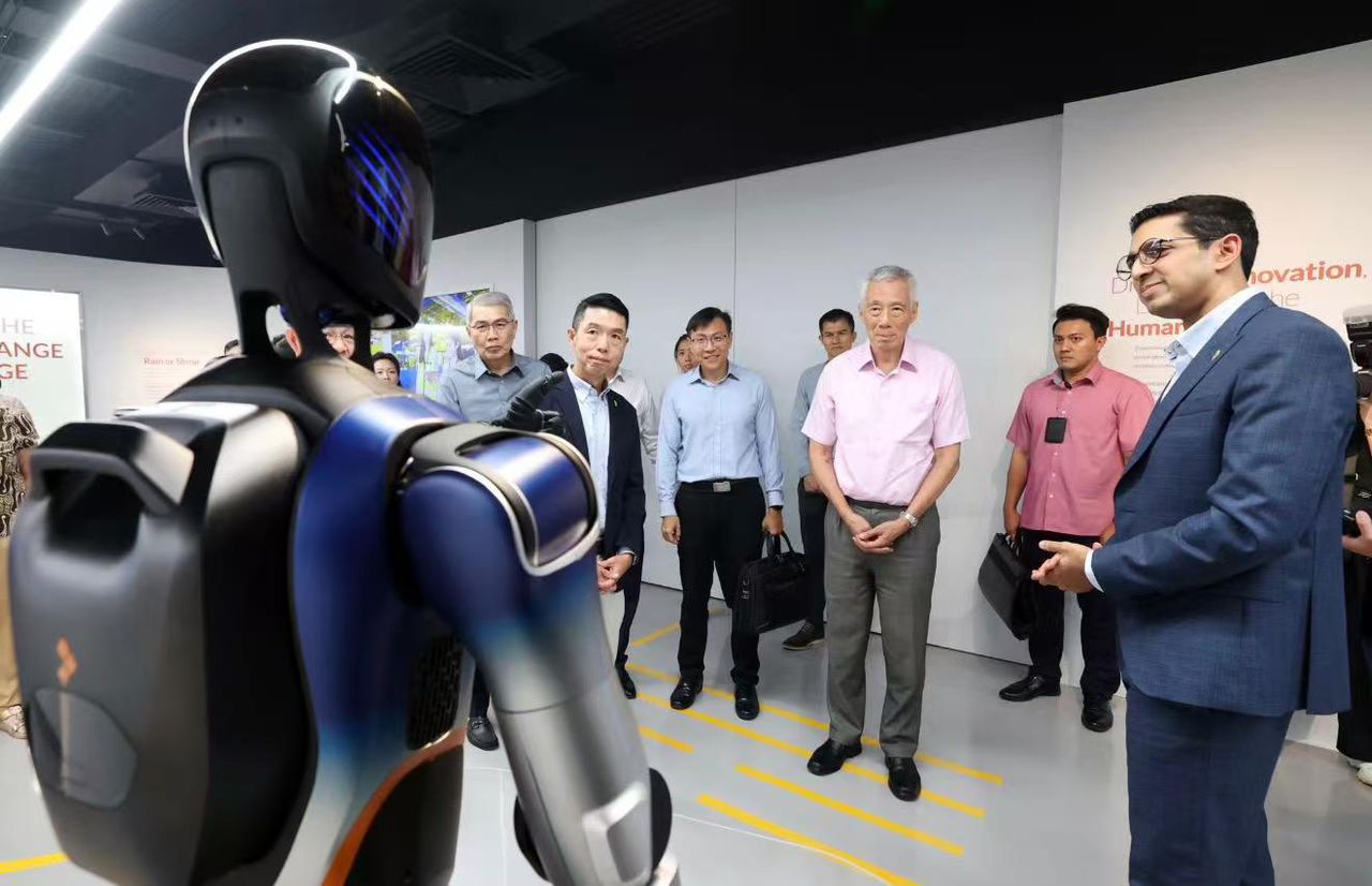 IMAGE 3 - SG airport T5