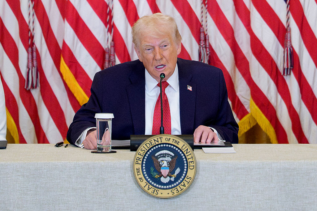 總統特朗普主持農村健康轉型圓桌會議