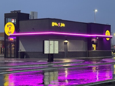 Booster Juice's First Drive-Thru location is approximately 1,400 sq. ft., built for speed, quality, and convenience (CNW Group/Booster Juice)