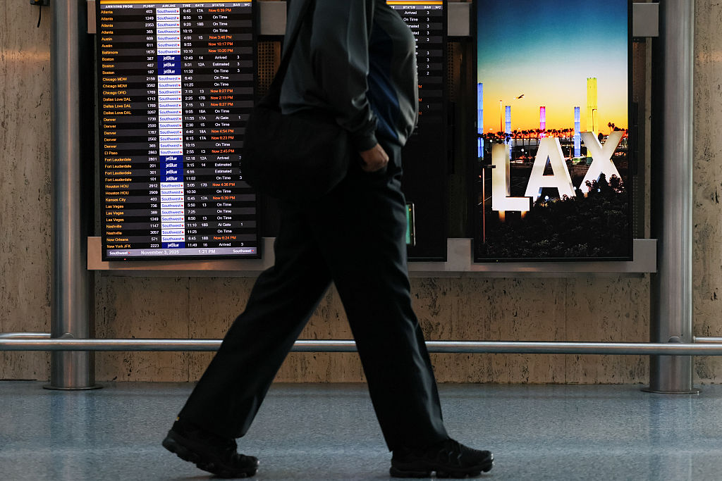 LAX flight delays