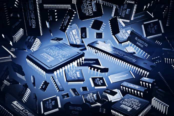 35e2735a9ce2824efaccfff05a7e3855 Amazon's Cloud Unit Boosts Price Target