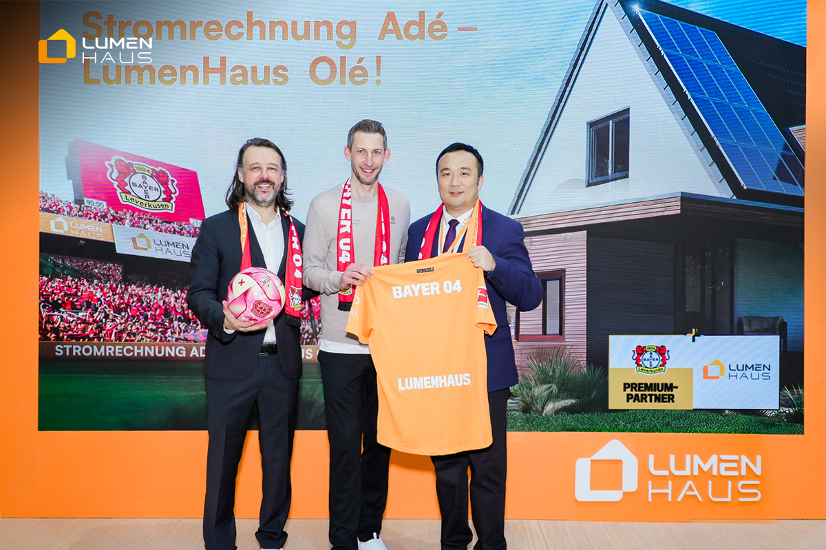 從左至右:Adrian Bühler (LumenHaus 行銷總監), Stefan Kießling, Dr Dai Wang (LumenHaus 共同創辦人)