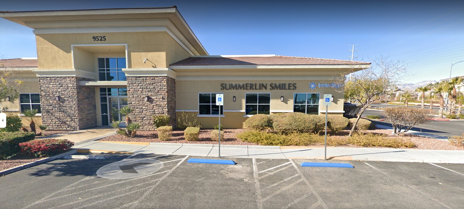 รูปปกของ Summerlin Smiles รูปปกของ Summerlin Smiles