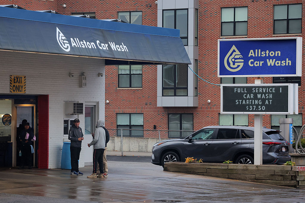 BU-Student sagt, er habe ICE 'monatelang' vor der Razzia bei der Allston Car Wash angerufen